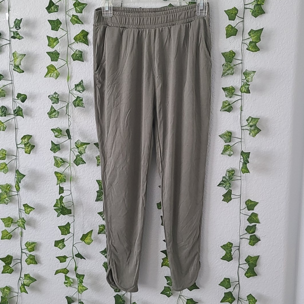 American Eagle Outfitters olive green joggers XS